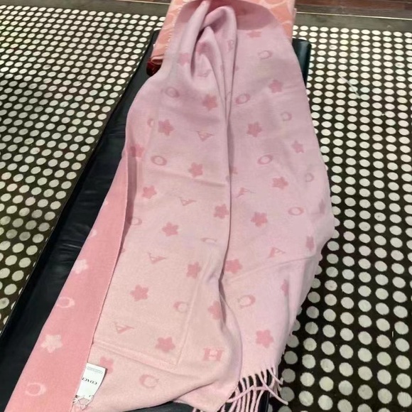 NWT COACH F76391 STARS OVERSIZED MUFFLER WITH POCKETS ROSE PINK WOOL SCARF $228 - Picture 1 of 6
